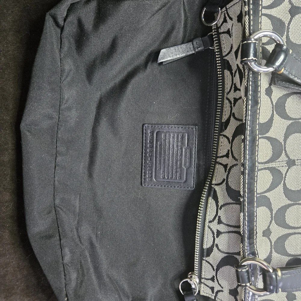 Authentic COACH Signature Pleated Gallery Tote - Black/Grey (F14281) - Picture 13 of 15